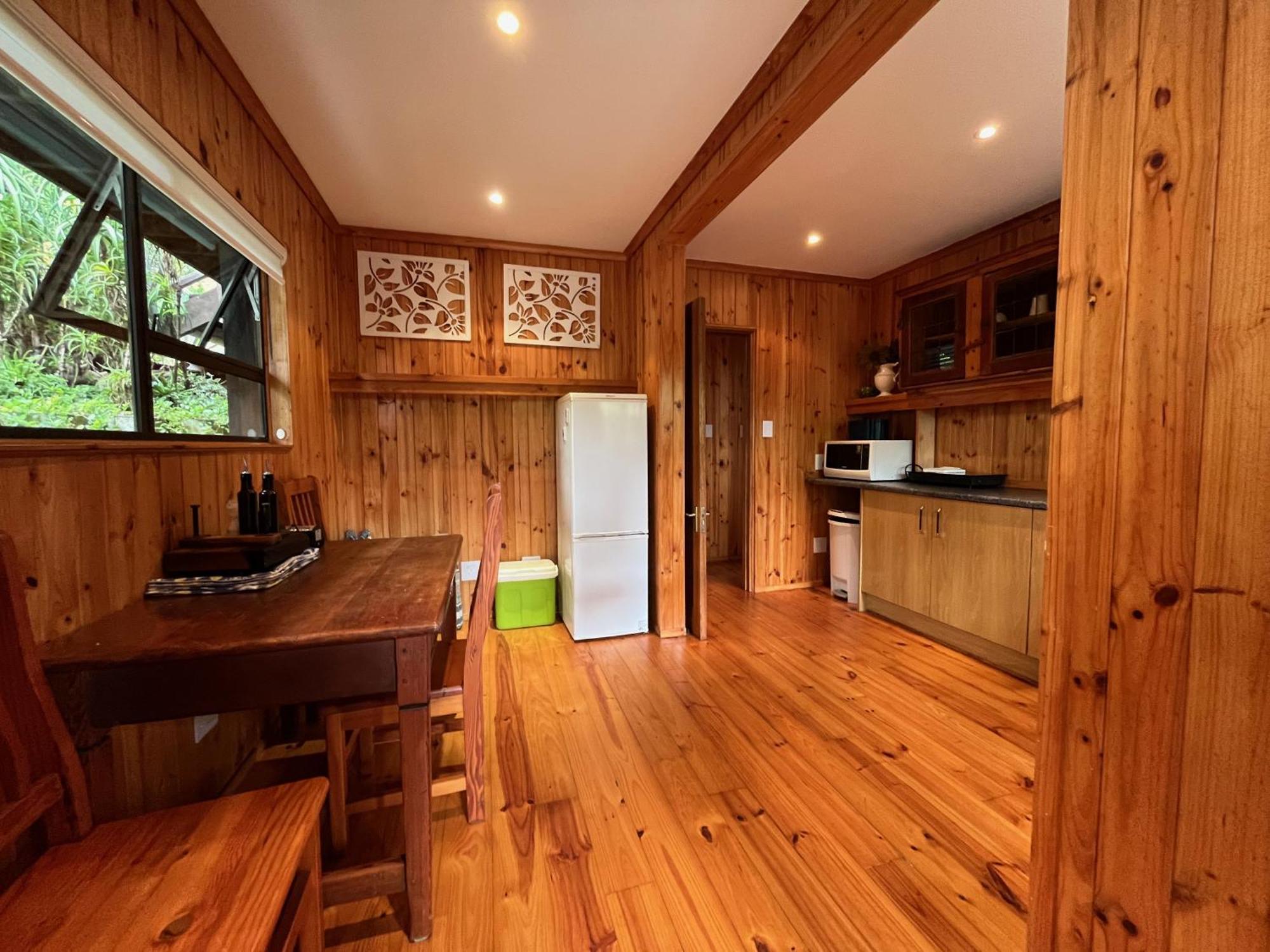 Peaceful Guest Suite With Balcony Views And Garden Setting Brenton-on-Sea Zewnętrze zdjęcie