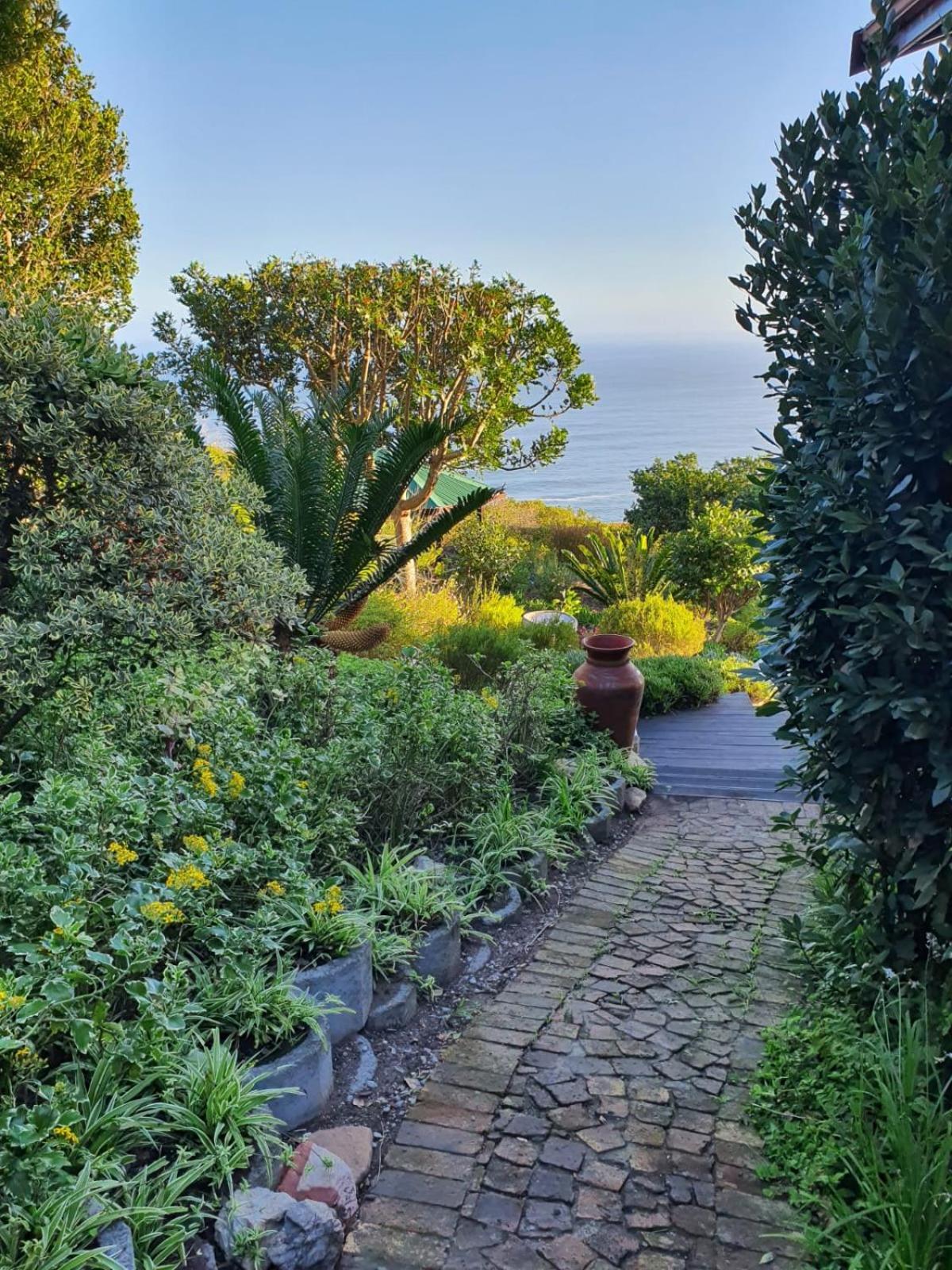 Peaceful Guest Suite With Balcony Views And Garden Setting Brenton-on-Sea Zewnętrze zdjęcie