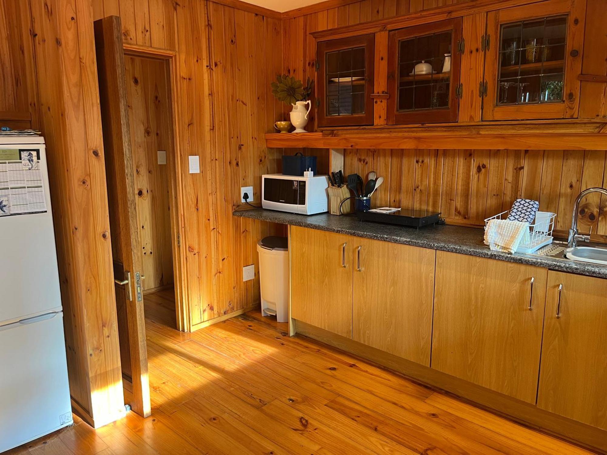 Peaceful Guest Suite With Balcony Views And Garden Setting Brenton-on-Sea Zewnętrze zdjęcie