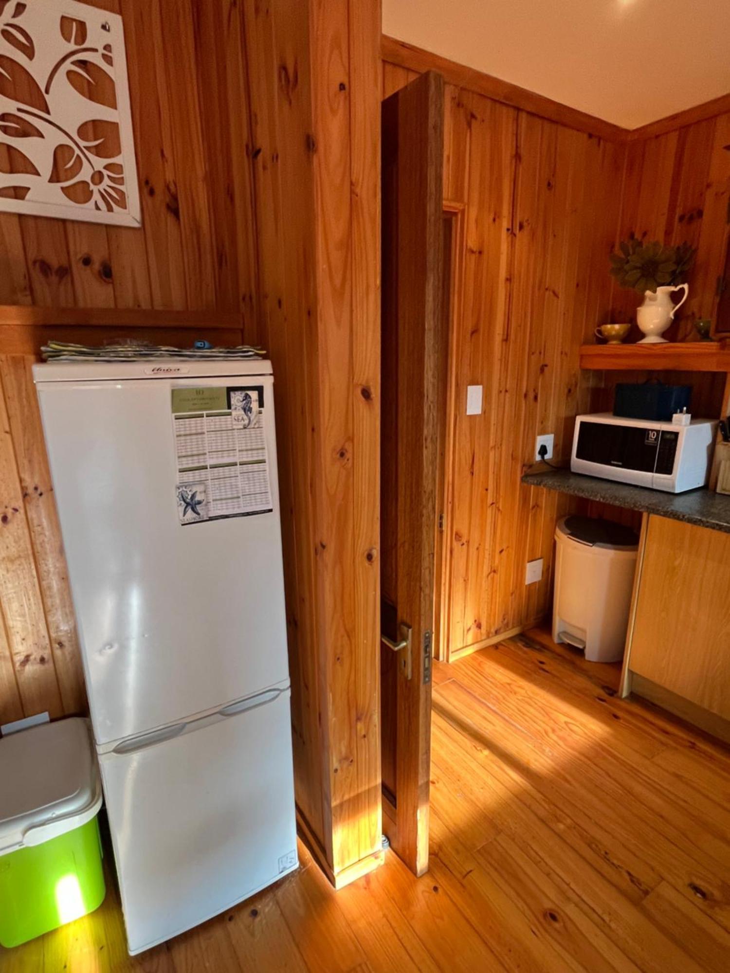 Peaceful Guest Suite With Balcony Views And Garden Setting Brenton-on-Sea Zewnętrze zdjęcie